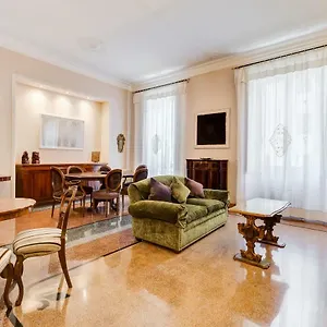 Tibullo - Classic & Elegant Center Apartment Rome